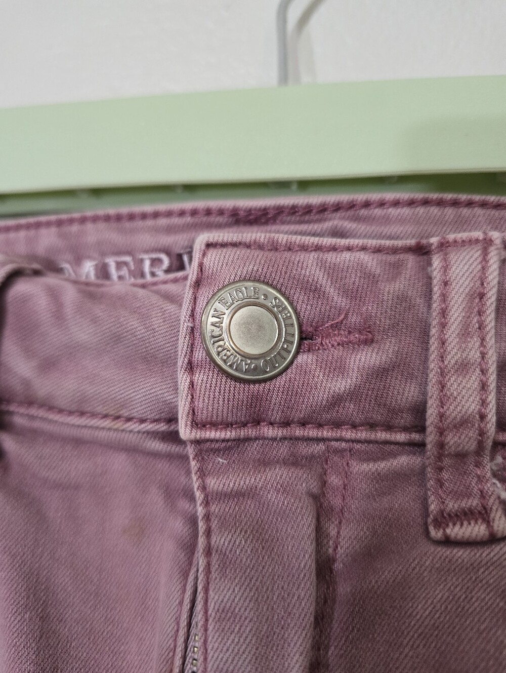 American Eagle Outfitters Mauve Distressed Denim Shorties Size 6 - Picture 7 of 8